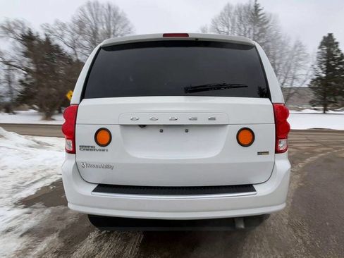Used 2019 Dodge Grand Caravan SE w/ Power Convenience Group I image 5