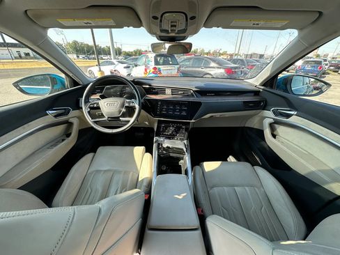Used 2019 Audi e-tron Prestige AWD/4WD image 2