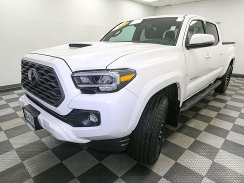 Used 2023 Toyota Tacoma TRD Sport AWD/4WD image 4