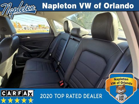 Used 2024 Volkswagen Jetta SE image 32