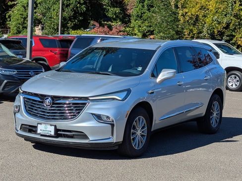 Used 2022 Buick Enclave Premium image 9