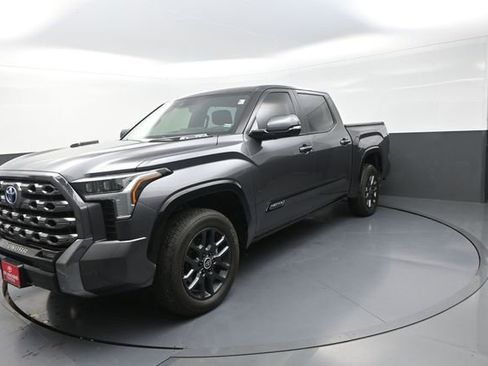 Used 2024 Toyota Tundra Platinum AWD/4WD image 44