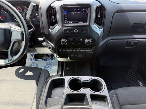 Used 2022 Chevrolet Silverado 1500 Custom Trail Boss AWD/4WD image 11