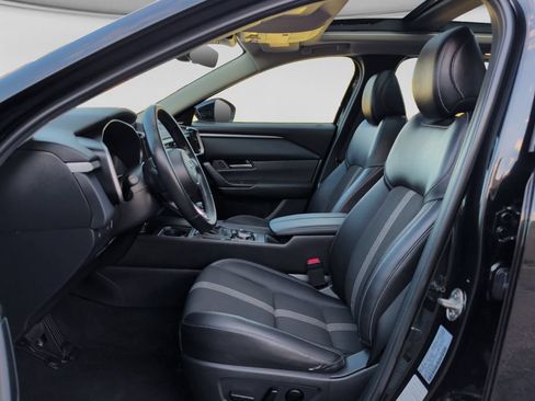 Used 2025 MAZDA CX-50 AWD 2.5 S w/ Premium Package image 16