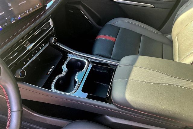 Used 2025 Chevrolet Traverse RS w/ LPO, Floor Liner Package FWD image 18