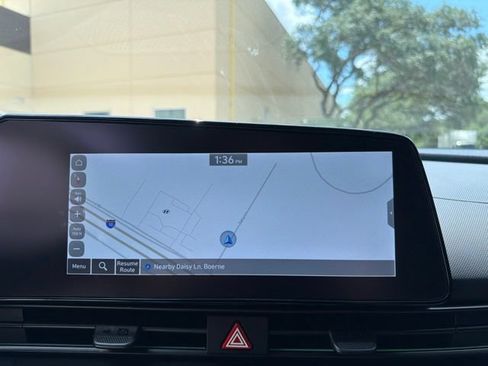 New 2025 Hyundai Elantra SEL FWD image 10