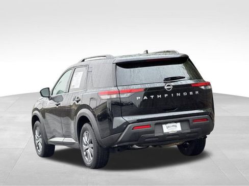 Used 2025 Nissan Pathfinder SV FWD image 6
