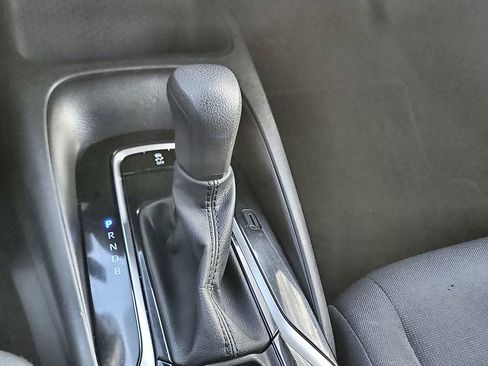 Used 2021 Toyota Corolla LE image 17