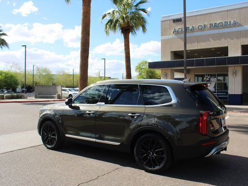 Used 2020 Kia Telluride SX w/ SX Prestige Package AWD/4WD image 3
