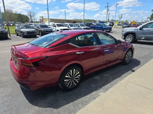 Used 2025 Nissan Altima 2.5 SV FWD image 5