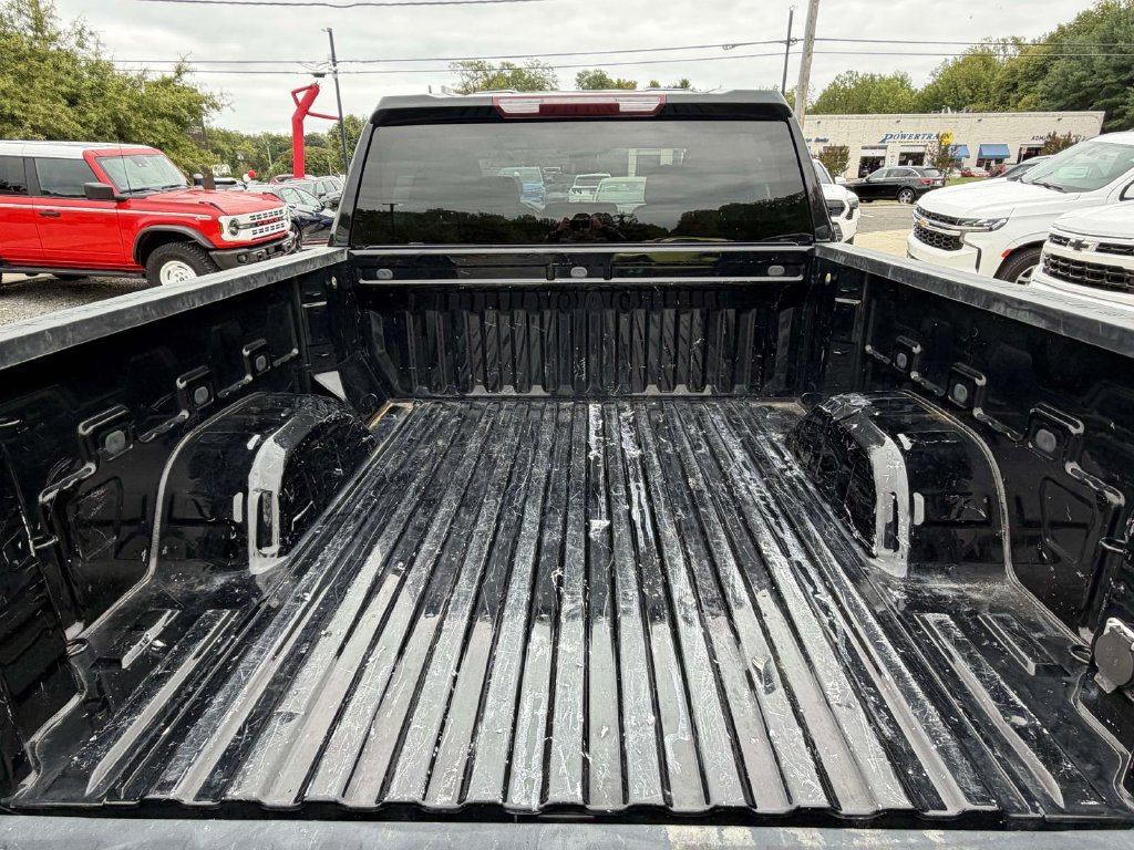 Used 2025 Chevrolet Silverado 1500 LT AWD/4WD image 11