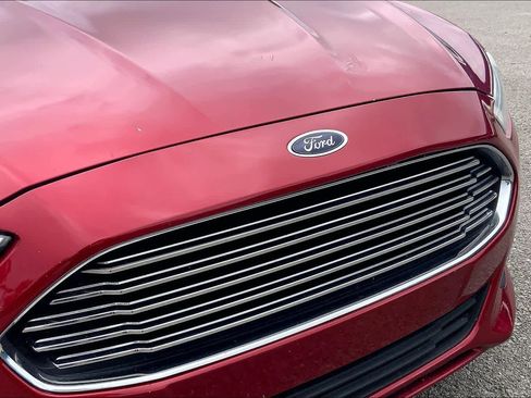 Used 2015 Ford Fusion SE image 30