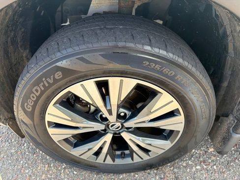 Used 2021 Nissan Rogue SV AWD/4WD image 12