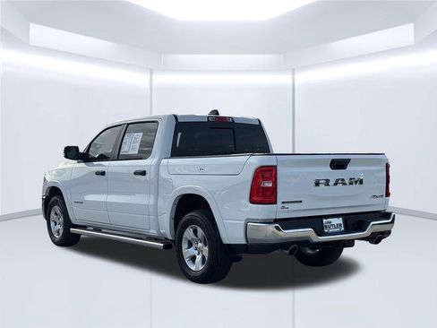 Used 2025 RAM 1500 Big Horn AWD/4WD image 5
