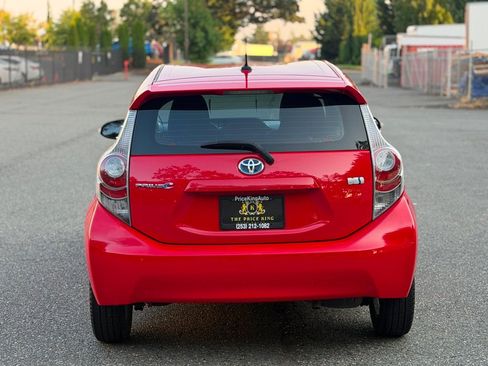 Used 2014 Toyota Prius C Three FWD image 9