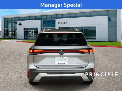 New 2025 Volkswagen Tiguan SE image 6