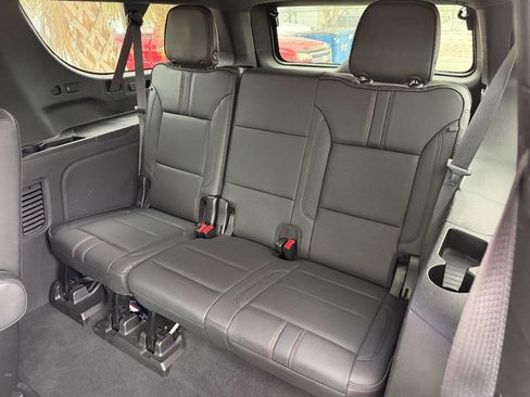 Used 2021 Chevrolet Suburban RST w/ Luxury Package image 16