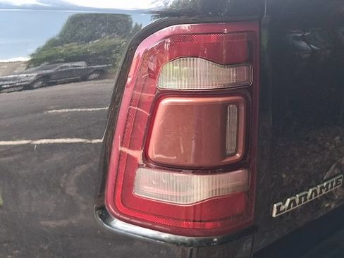 Used 2019 RAM 1500 Laramie AWD/4WD image 8