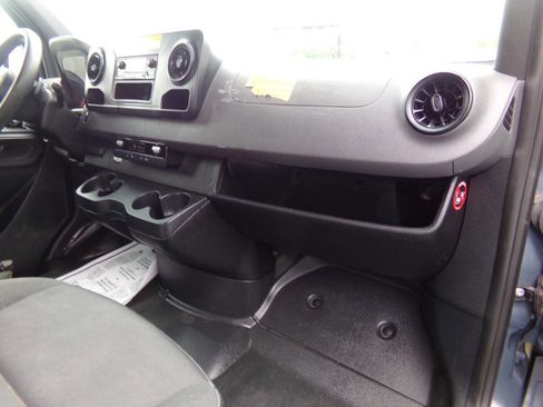 Used 2019 Mercedes-Benz Sprinter 170 image 26