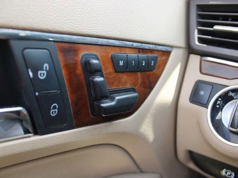 Used 2013 Mercedes-Benz E 350 Cabriolet image 34