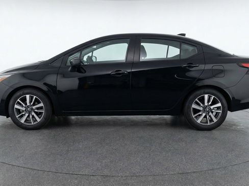 Used 2025 Nissan Versa SV FWD image 5