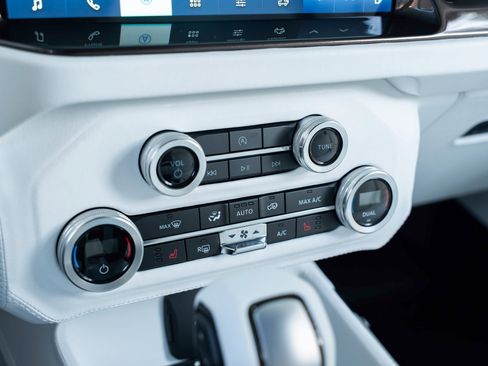 Used 2024 Ford Bronco Black Diamond image 36