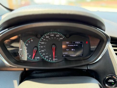 Used 2020 Chevrolet Trax LT w/ LT Convenience Package FWD image 20