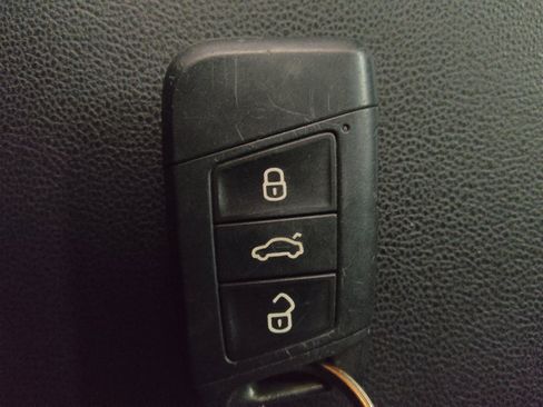 Used 2019 Volkswagen Jetta R-Line FWD image 32