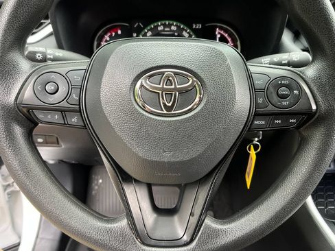 Used 2025 Toyota RAV4 LE AWD/4WD image 14