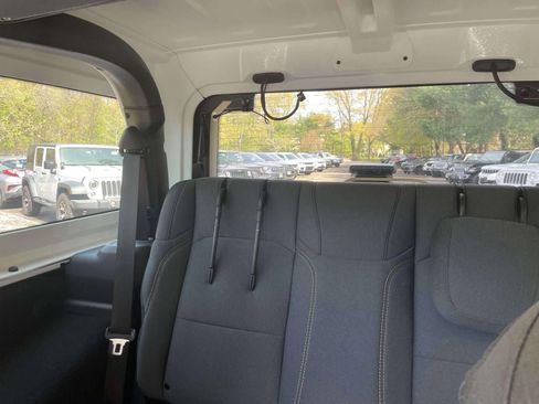 Used 2026 Jeep Wrangler Sport S AWD/4WD image 17