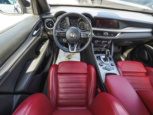 Used 2023 Alfa Romeo Stelvio Veloce AWD/4WD image 44