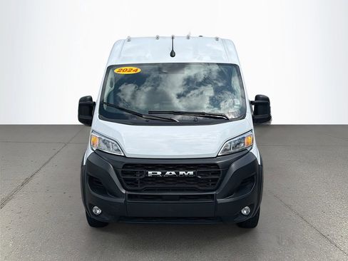 Used 2024 RAM ProMaster 2500 w/ Convenience Group FWD image 9