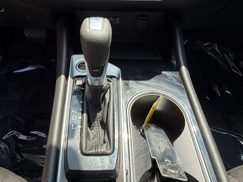 Used 2024 Nissan Altima 2.5 SV FWD image 26