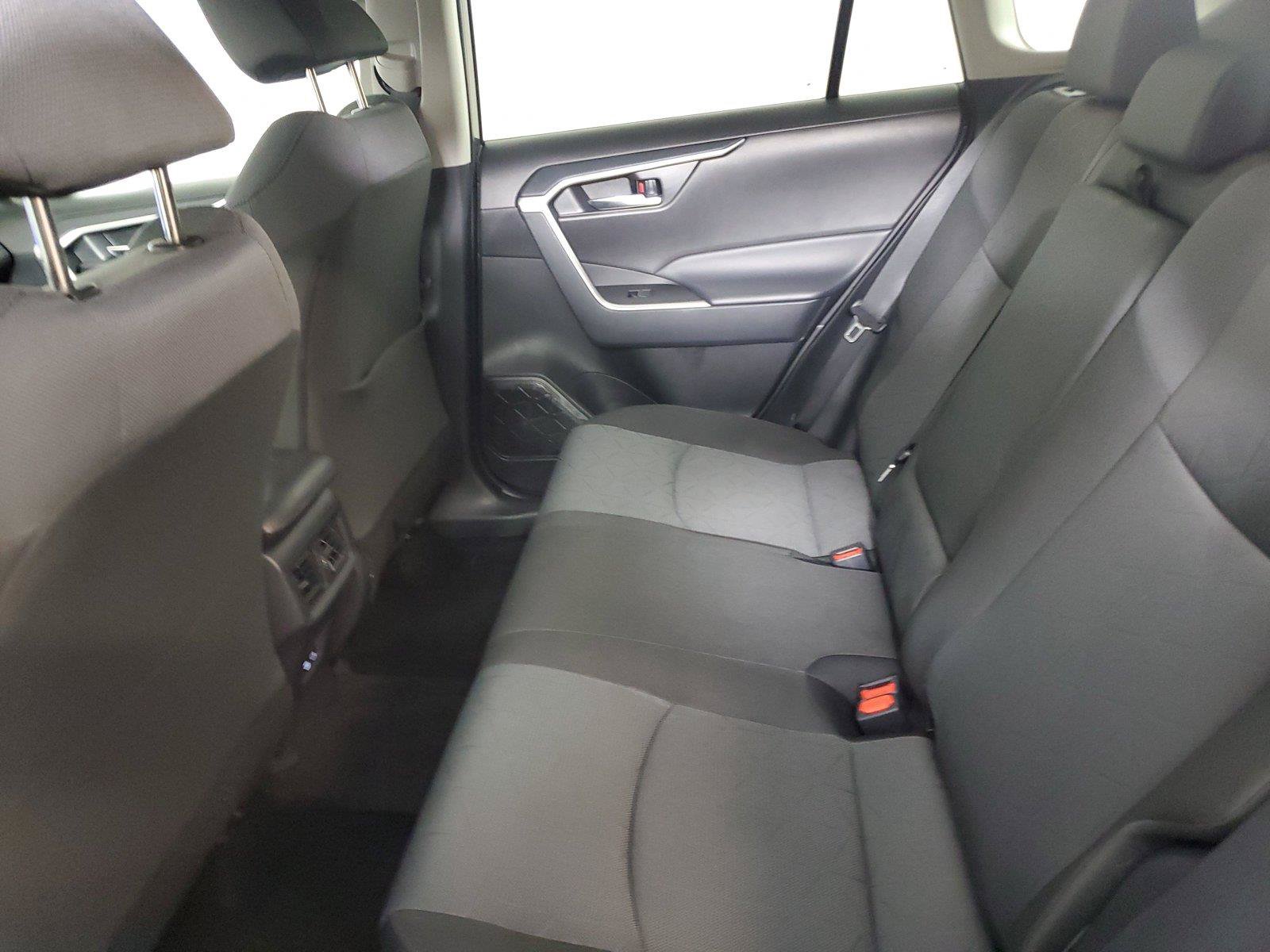 Used 2025 Toyota RAV4 XLE FWD image 9