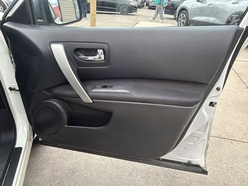 Used 2013 Nissan Rogue S AWD/4WD image 16