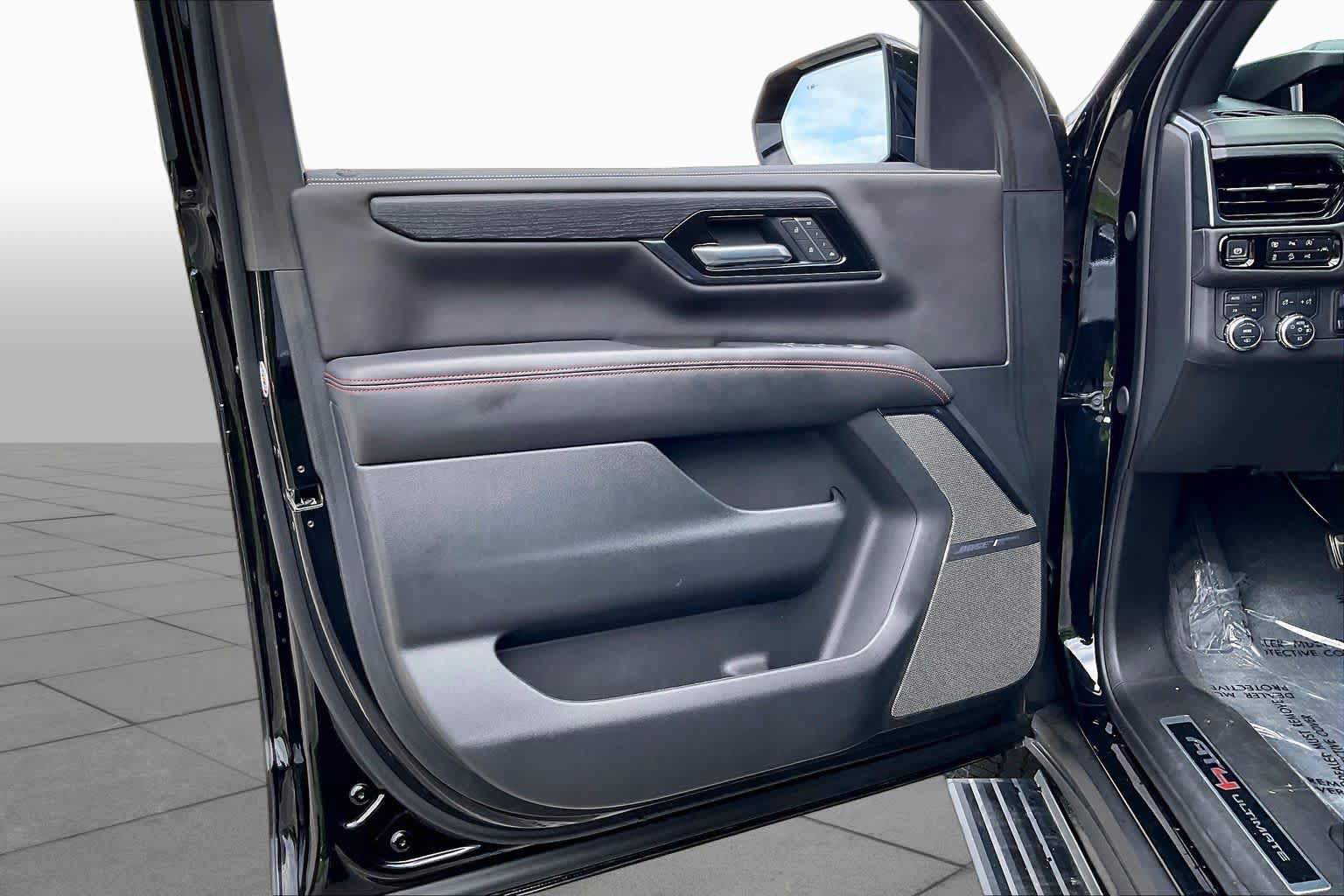 Used 2025 GMC Yukon AT4 Ultimate w/ LPO, Floor Liner Package AWD/4WD image 41