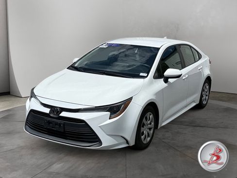 Used 2024 Toyota Corolla LE FWD image 3