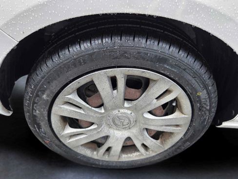 Used 2014 MAZDA MAZDA2 Sport FWD image 8