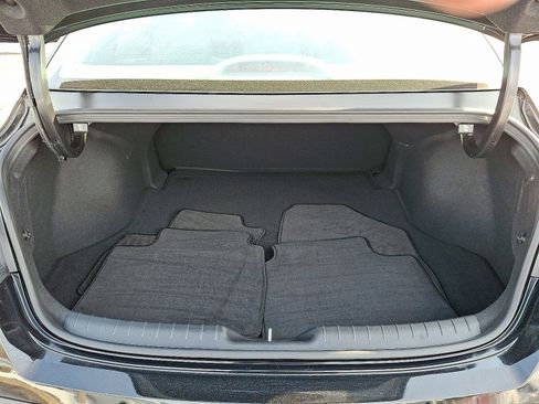 Certified 2025 Hyundai Elantra Sport image 28