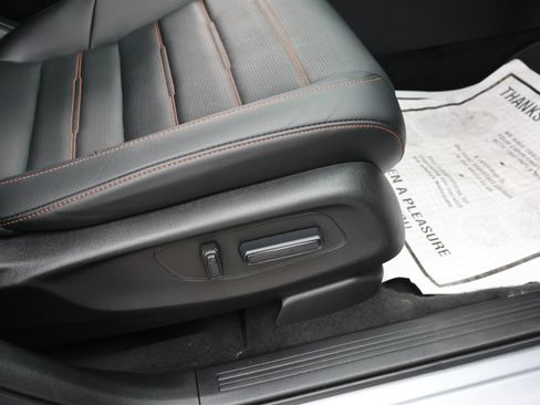 Used 2025 Honda CR-V Sport-L image 9