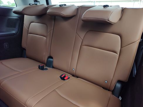 New 2026 Nissan Pathfinder Platinum FWD image 16
