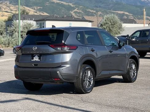 Used 2024 Nissan Rogue S AWD/4WD image 8