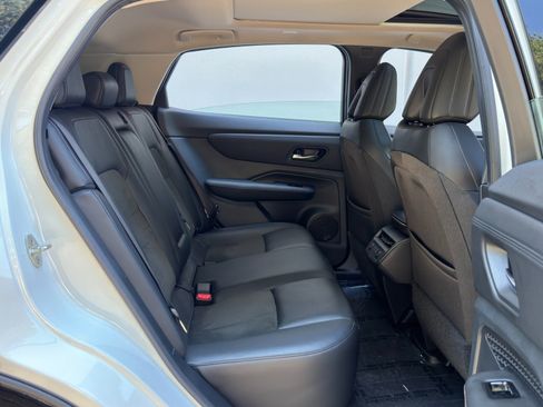 Used 2024 Nissan Ariya FWD image 41