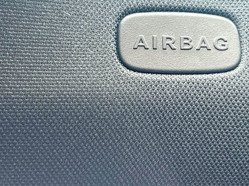 Certified 2023 Mercedes-Benz C 300 4MATIC Sedan image 34