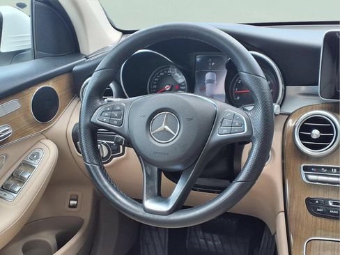 Used 2019 Mercedes-Benz GLC 300 4MATIC image 13