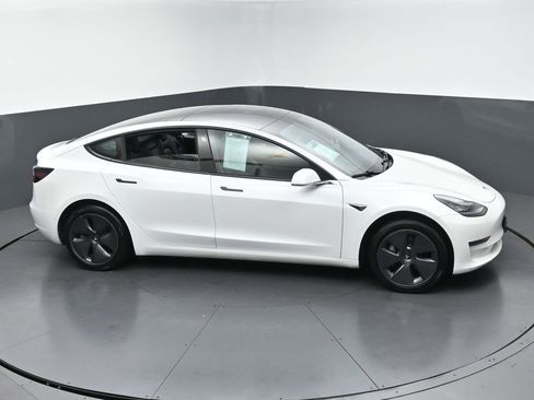 Used 2020 Tesla Model 3 Standard Range Plus RWD image 5