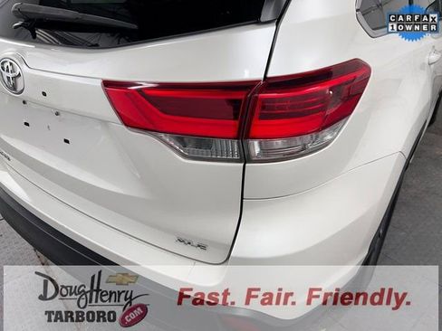 Used 2018 Toyota Highlander XLE image 14