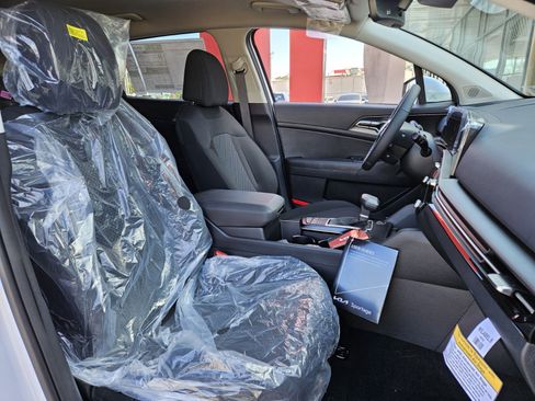 New 2026 Kia Sportage LX image 12