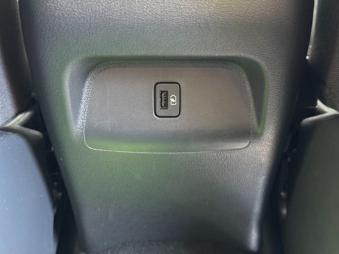 Used 2022 Nissan Sentra SV w/ Trunk Package FWD image 28