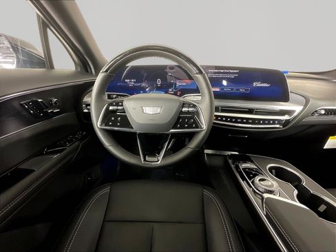 New 2026 Cadillac Lyriq Luxury AWD/4WD image 11
